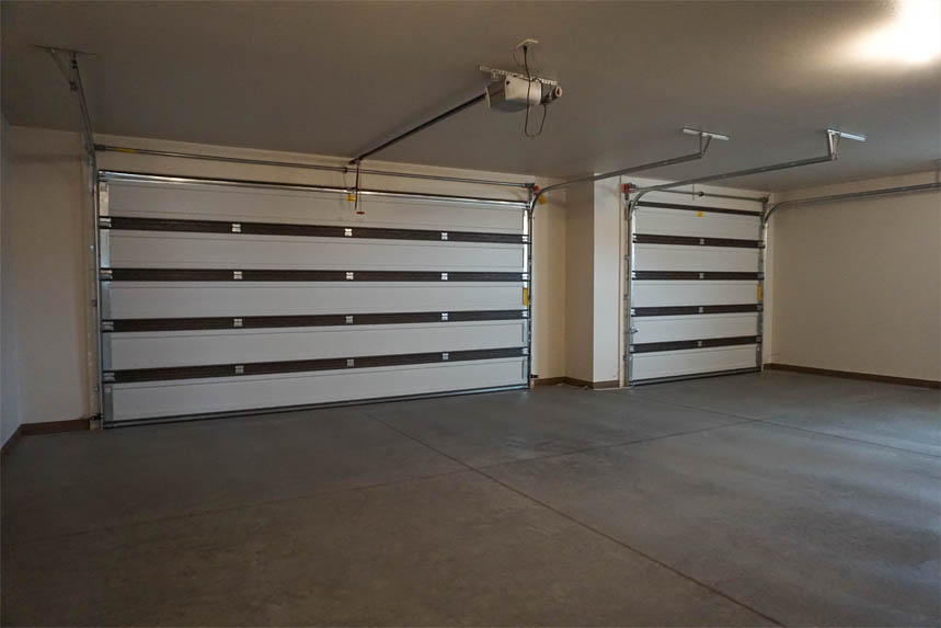 3-car garage