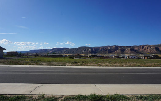 1388 Lakeview Place, Fruita, CO is a vacant building lot located in Adobe Falls.