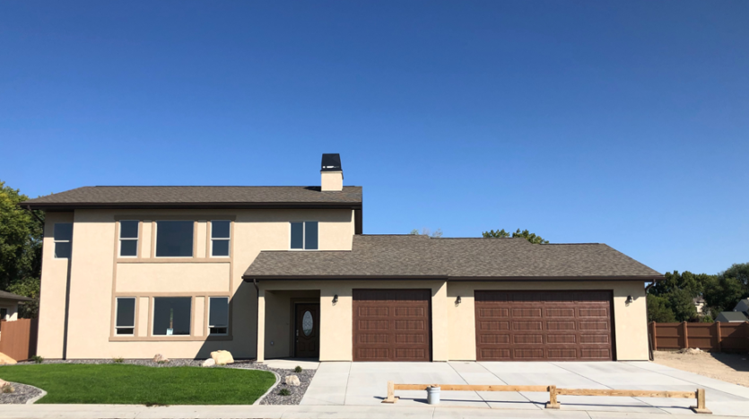 The Onyx Model in Emerald Ridge Estates is a 5 bedroom, 2.5 bath, 2-story home with a 3-car garage & RV Parking.